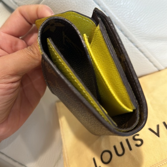 LV Marie-Lou Compact Wallet Pistache
new condition. No tags. Authentic. - Picture 15 of 17